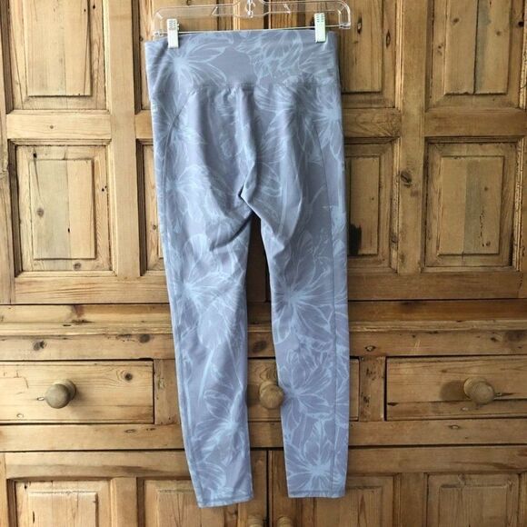 Fabletics Women's Size Small Blue Gray Floral Leggings Athletic Workout - Picture 3 of 8